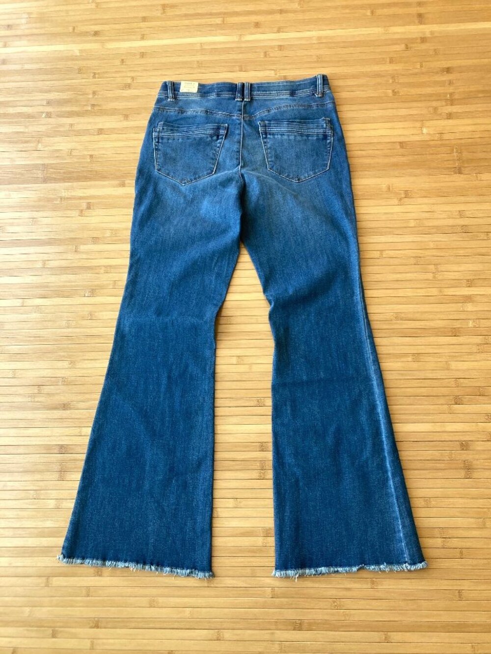 Democracy Ab Solution High Rise Out There Flare Jeans Raw Hem Womens 6 Blue NWT - Picture 9 of 11